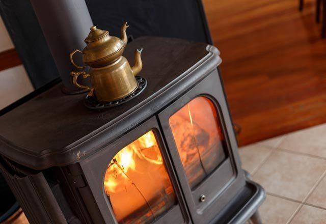 KAYNAMAMI SU LE DEMLEYN    ay muhakkak kaynamam su ile demlemeniz gerekir. Ar bir ekilde kaynam su aya dkld zaman ayn ierisinde bakteri olumasna sebebiyet verebilir.