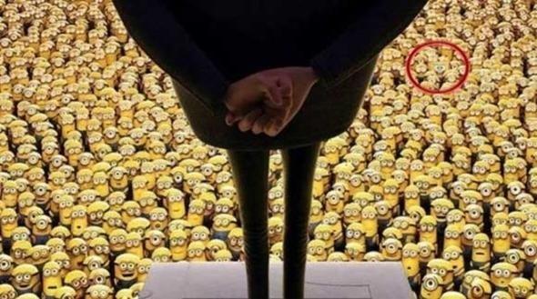 Snger Bob, iaretli yerden sizi izliyor. Onu grebildiniz mi?