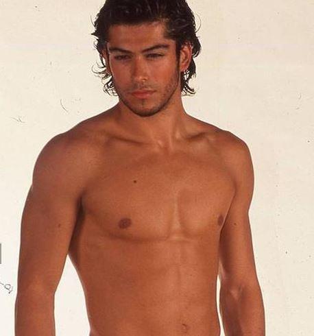 Ksa srede byk ilgi gren fotoraf binlerce yorum ve beeni ald. Yakkl oyuncunun yllar iindeki deiimi objektiflere byle yansd.