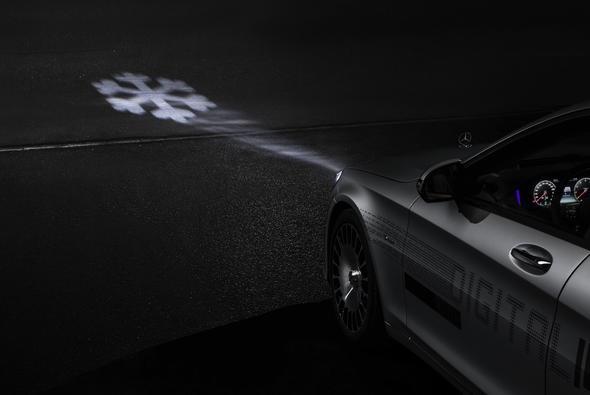 Mercedes Maybach S-Serisi otomobil satn alanlar, yln ilk yarsnda akll far teknolojisini tayan aralarnn keyfini srmeye balayabilecek.