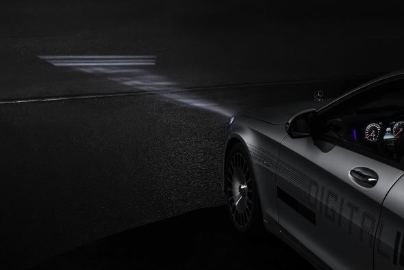 Mercedes&#8217;in teknolojiyi gelitirmesi ile birlikte nmzdeki yllarda tantlacak modellerde Digital Light teknolojisine yeni semboller eklemesi muhtemel.