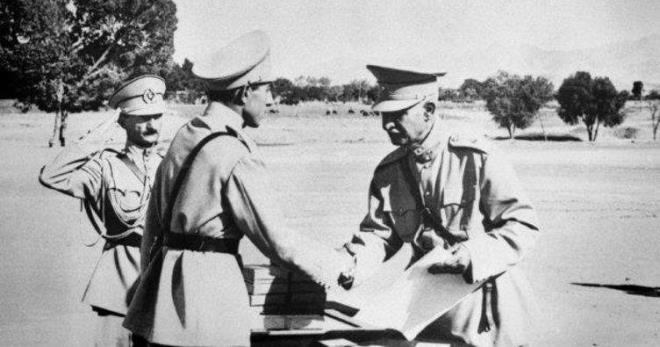 ran'n Rey ehrindeki Abdulazim Trbesi'nin geniletme almalar srasnda ran'n eski hkmdarlarndan ah Rza'ya ait olduu iddia edilen mumya bulundu.    ran resmi ajans IRNA'nn haberine gre, Tahran slam Konseyi Kltrel Miras ve Turizm Komitesi Bakan Hasan Halilabadi, Tahran'n gneyinde yer alan Rey'deki Abdulazim Trbesi'nin bat ksmndaki geniletme almalar srasnda bir mumya bulunduunu syledi.