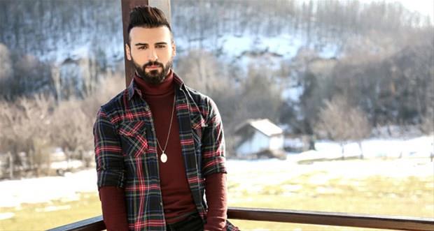 Murat Dalkl&#8217;tan Beng&#8217;ye kadar birok arkcya zel besteler yapan popu Emre Kaya nceki gn Nianta&#8217;ndayd.