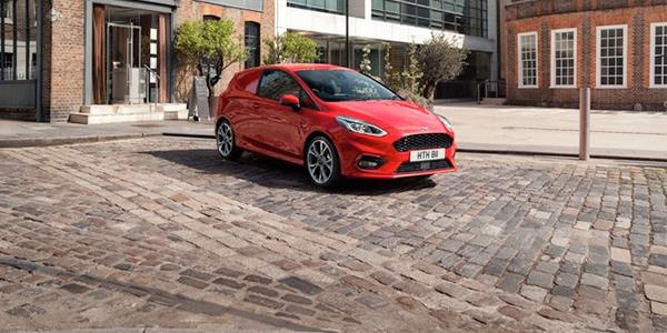 Ford, yeni Fiesta'ya yeni bir model daha eklediini aklad. Ford Fiesta Van olarak adlandrlan yeni ara ilgin bir model olarak kullanclarnn karsna kyor. Yeni model; Transit Van, Transit Custom, Transit Courier ve Transit Connect'ten oluan ticari ara modellerin arasnda yer alyor.