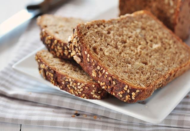 Ekmek ve eker kanser etkisi yaratyor Ekmek ve ekerin zehir olduunu her konumasnda dile getiren Karatay, gnlk iki dilim buday ekmei tketmenin ekerden ok daha zararl olduunu szlerine ekledi. Canan Karatay&#8217;n aklamalarna gre budayn inslin etkisi yaratt ve bu durum da kansere davetiye kartt tespit edildi.