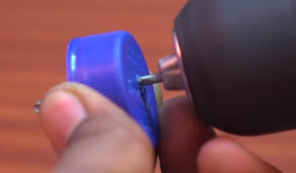 Ardndan matkapla kapan tam ortasndan delik ayoruz.