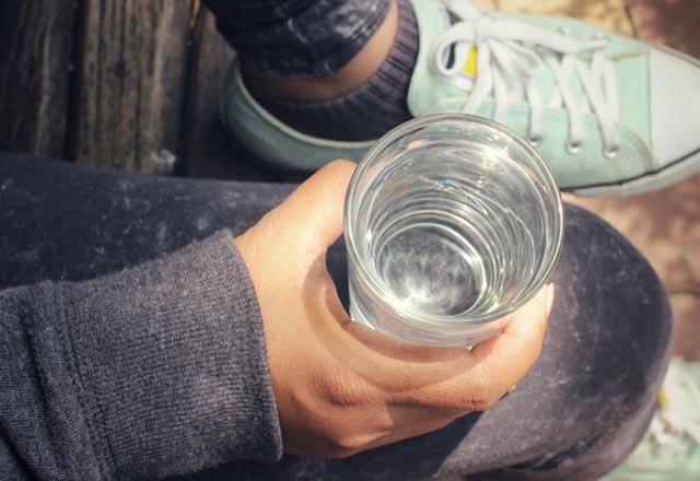 Souk su imek vcudun ssnda dler meydana getirecei iin vcut ekstra enerjiye ihtiya duyabilir. Souk su imek enerjinizi drecei iin ok fazla tketimi tavsiye edilmiyor.