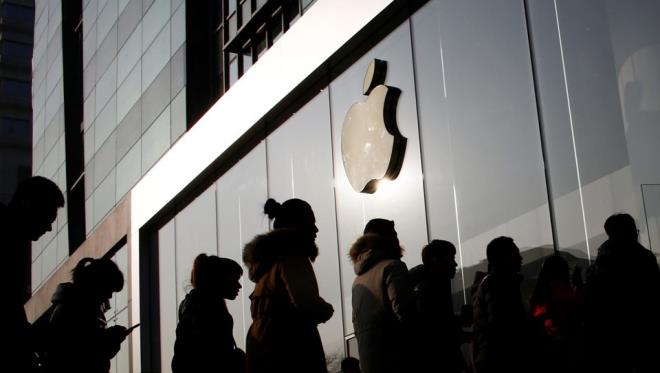 Ayn haberlere gre, Apple'n bu karar almasnn arkasndaki ana neden rnlerin sat rakamnn gn getike dmesi ve poplaritesini kaybetmesi oldu.