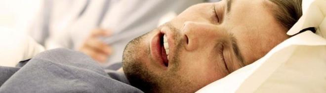 Yanl: Uyku Apne Sendromu ar kilolu kiilerin hastaldr  <br>  Dorusu: Toplumdaki yaygn inann aksine uyku apne sendromunun aslnda her yata ve her kiloda grlebilir. lerlemi uyku apne sendromunda hastalar ounlukla kilolu oluyor ama bu hastaln bir sonucudur. Yani kilolu olduklar iin hasta deillerdir; aksine hasta olduklar iin kilo alm oluyorlar.