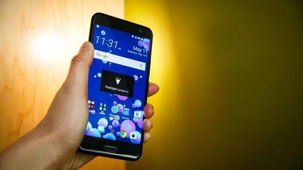 HTC U11  <br>  Arl: 169 gram  Ekran znrl: 5.5 in ekran, 1440x2560 piksel znrlk