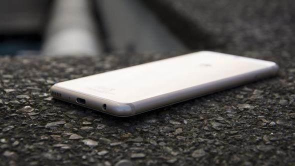 Huawei P10 Plus  <br>  n kamera: 8 MP  Arka kamera: Biri 20 MP dieri 12 MP ift kamera