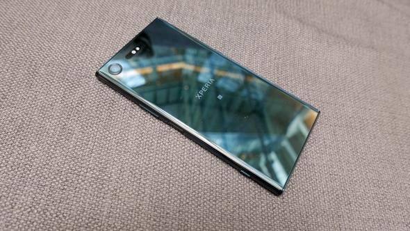 Sony Xperia XZ Premium<br>    n kamera: 19 MP  Arka kamera: 13 mP