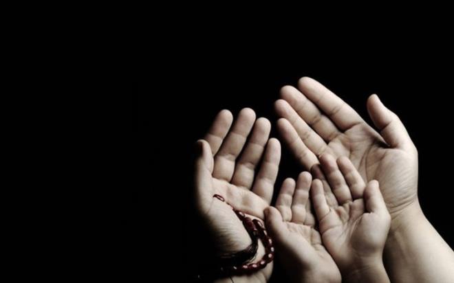 Allahm! Seyyidimiz, Efendimiz Hazret-i Muhammed'e, line, ashabna, evldna, ezvc- thirtna salt  selm eyle! Dualarmz Habibin hrmetine kabul eyle!