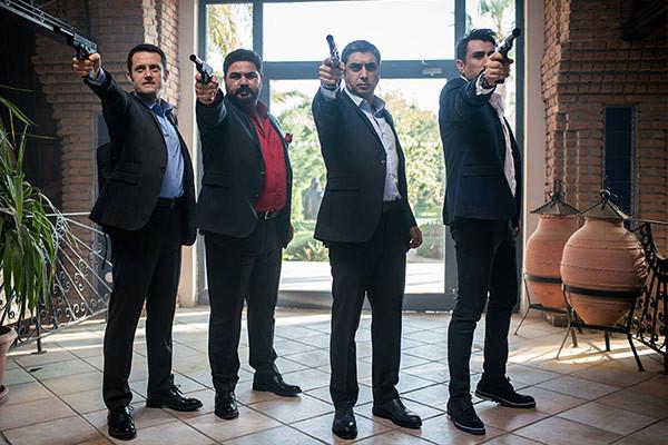 KURTLAR VADS GER DNYOR; tm bu iddialarn sahibi Adolftay. Bu iddilara gre Kanal D ekranlarnda balayacak yapmlardan biri Kurtlar Vadisi. Uzun sredir kendisine yaynlanacak kanal arayan Kurtlar Vadisi, Kanal D ekranlarnda karmz kacak.