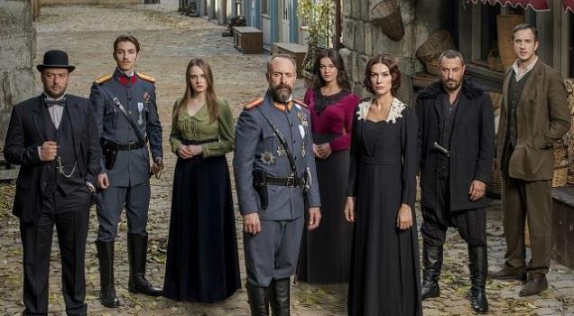 VATANIM SENSN'E VEDA; 2 sezondur Kanal D ekranlarnda yer alan Vatanm Sensin'e izleyici bu sezon veda edecek.