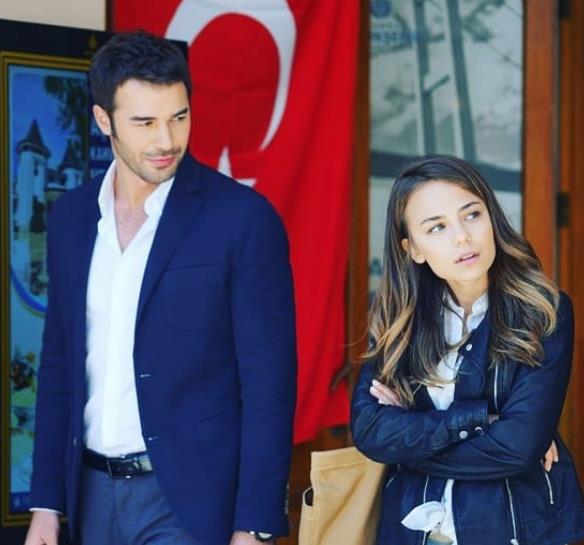 Gen jenerasyonun gzde oyuncularndan Yusuf im ve Bahar ahin&#8217;in barollerini paylat dizide Ali Srmeli, Arsen Grzap, Tlay Gnal, Kanbolat Grkem Arslan, Baran Blkba, Cemre Gmeli,Alicia Kapuda, Bar Yaln, Bora Cengiz, Evren Duyal, Bekir iekdemir, Deniz Atam, Ahmet Kaynak, Kadim Yaar, Selahattin Tz, Miray Akay gibi gl isimler de yer ald.