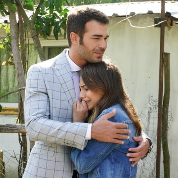 Yapmn Ortaks Yapm&#8217;n gerekletirdii, yapmcln Mge Tural Pak, Melda Perahya Yaln ve Mehmetcan Yksel&#8217;in stlendii, proje tasarmn Birsel knc&#8217;nn yapt ve senaryosunu Murat Boyacolu&#8217;nun yazd dizinin ynetmen koltuunda ise Emir Khalilzadeh oturuyor.