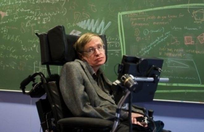 "Genel olarak kabul gren evrenin srekli olarak geniledii teorisi, iirilmi bir okyanusla ayrlm farkl cep evrenlerinden oluan bir mozaie sahip sonsuz bir fraktal gibidir. Fizik ve kimya ile ilgili yerel yasalar, tek bir evrenden dierine, oklu bir evren oluturacak ekilde farkl olabilir. Ancak ben hibir zaman oklu evren fanatii olmadm, nk eer oklu evrende, farkl evrenlerin lekleri byk ya da sonsuz ise, teori test edilemez."