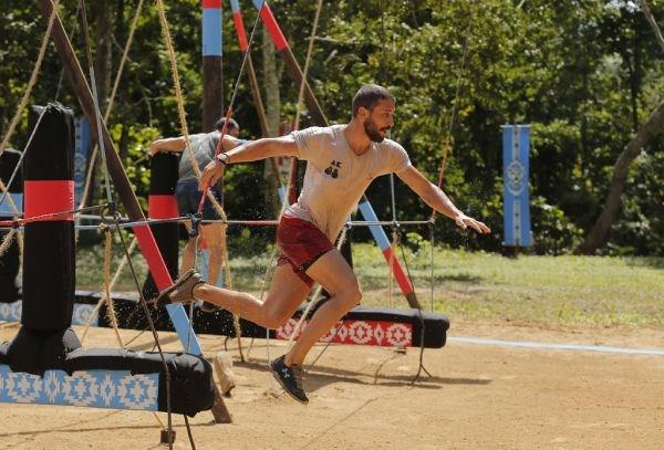 LK OYUN NLLERN  Survivor 2018'in 13. haftas dl ve iletiim oyunlaryla balad.    skender dll haftann ilk oyunu 10-2 nller'in oldu.