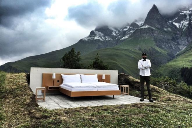 Charbonnier bu seferki konseptin eskisinden fazlasyla farkl olduunu sylese de, ikisinin ortak noktasnn altn u ekilde iziyor: &#8220;etraftaki dier her eyi en aza indiriyor ve konuklar deneyimin tam merkezine yerletiriyoruz&#8221;.