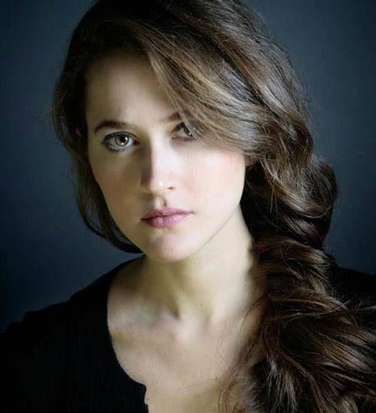 Yarn ekrana gelecek olan yeni blmde ilk kez seyirci karsna kacak olan gzel oyuncu, son olarak atv'nin "Masum Deiliz" dizisinin barol oyuncular arasnda yer almt. (Medyatava)