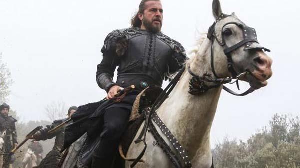 nmzdeki haftalarda ileri bir tarihe atlayacak olan TRT 1'in efsane dizisi Dirili Erturul'un yeni kadn barol oyuncusu belli oldu.