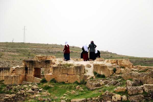 &#8220;RESTORASYON ALIMALARI GELECEK YIL BALAYACAK&#8221;    Her yl yaklak olarak 9 ay kaz almas yrttklerini ve gelecek yl restorasyon almalarna balayacaklarn dile getiren Dr. Cokun, unlar kaydetti: