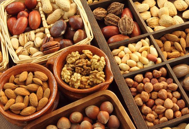 Kabuklu yemiler: Kahvaltda tketilen badem, ceviz ya da fstk gibi kabuklu yemiler sindirim salnz iyiletirir ve midenizin pH dengesini korur.