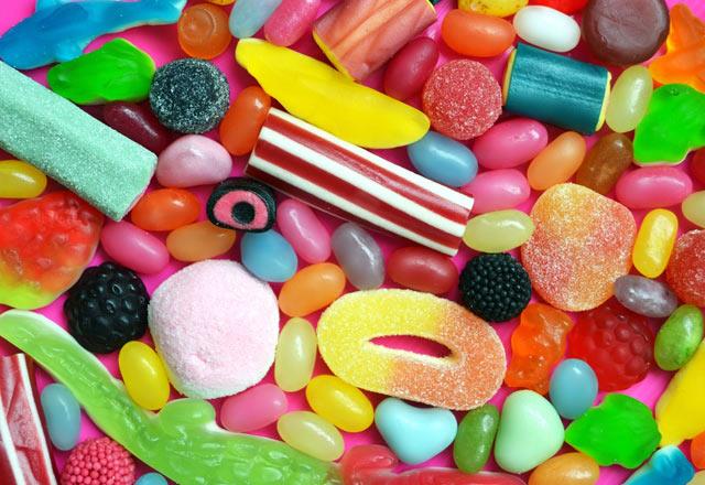 ekerler: eker tketmek enslin seviyemizi artrr ve sonu olarak 'yeni uyanm' olan pankreasmz zorlar. Sabah a karnna eker tketmek diyabet hastalna neden olabilir. zellikle ocuklarnza sadece kahvaltdan sonra eker yemesine izin verin.