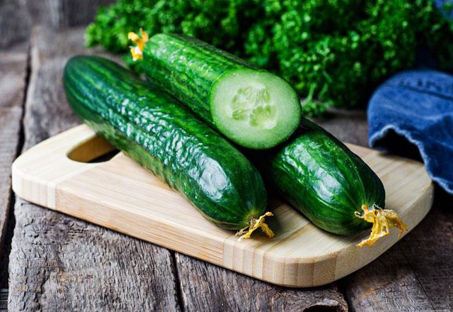 Salatalk ve dier yeil sebzeler: i sebzeler zengin amino asit kaynadr. Ancak aken tketildiinde mide yanmas, gaz ve mide arsna neden olabilirler.