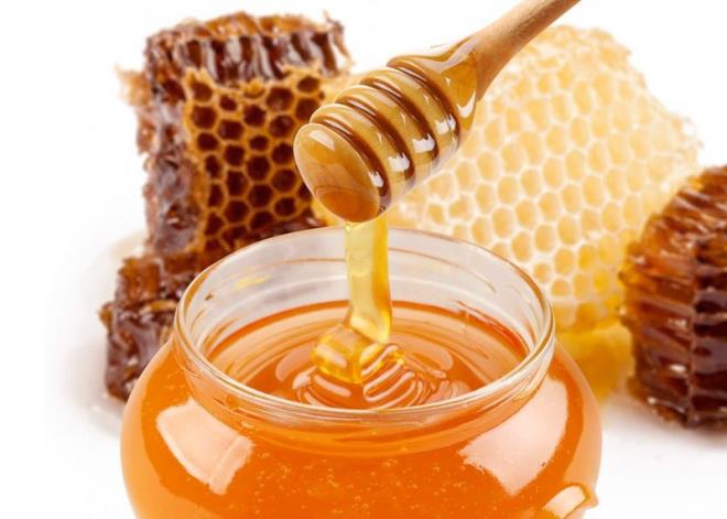 BUNLARI SOFRAYA KOYMAYIN ekeri yksek yiyecekleri sahur sofrasnda bulundurmayn dedik. Peki nedir onlar? te listesi; -Kek -Kurabiye -Tatl -ikolata -Bal -Reel ve bunun gibi ekeri yksek yiyecekler.