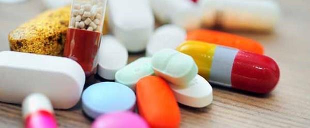 HER GN HAP KULLANMAK ZORUNDA OLAN HASTALARIN ORU TUTMALARI GEREKR M?    Hastalk, Ramazan&#8217;da oru tutmamay mubah klan zrlerdendir. Bir kimsenin oru tuttuu takdirde hastalanaca, hasta ise hastalnn artaca tbben veya tecrbe ile sabit olursa oru tutmayabilir. yi olunca da yalnz yedii gnler saysnca kaza etmesi gerekir.