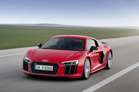 25) AUDI R8    330 km/sa
