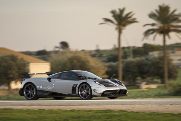 11) PAGANI HUAYRA BC    383 km/sa