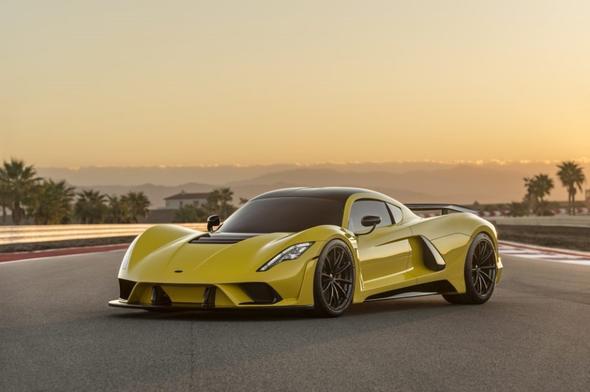 1) HENNESSEY VENOM F5    484 km/sa