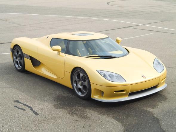 9) KOENIGSEGG CCR    390 km/sa