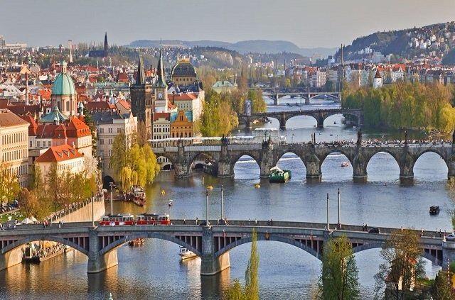 <p><b>64 EKYA</b></p>  <p>  Dindar bir insanm: 24%</p>  <p>  Dindar deilim: 47%</p>  <p>  Ateistim: 25%</p>  <p>  Yant yok: 3%</p>