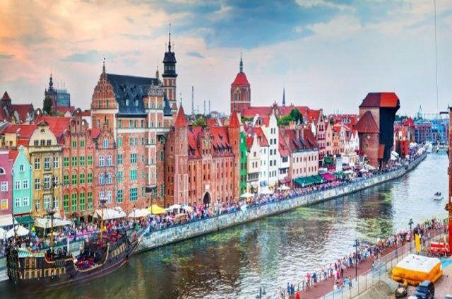 <p><b>18 POLONYA</b></p>  <p>  Dindar bir insanm: 82%</p>  <p>  Dindar deilim: 9%</p>  <p>  Ateistim: 1%</p>  <p>  Yant yok: 8%</p>