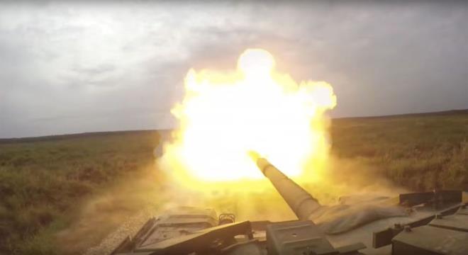 154 mm topa ev sahiplii yapan tankn NATO envanterindeki zrhl aralara kar byk bir tehdit oluturduu dnlyor.