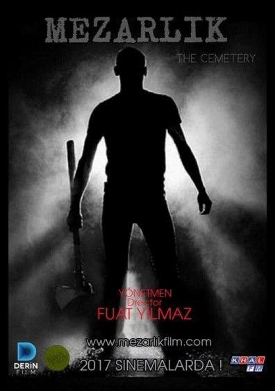 Mezarlk  <br>  Stil yarmasndan kp hret olan Nihal Candan'n oyuncu olmas iten bile deildi. Trn korku olmas da isabetli bir karar olmu. "Mezarnza Tkreceim" esintileri tayan film, kanl sahneleriyle snrlar zorluyor. Filmi Fuat Ylmaz ynetiyor.