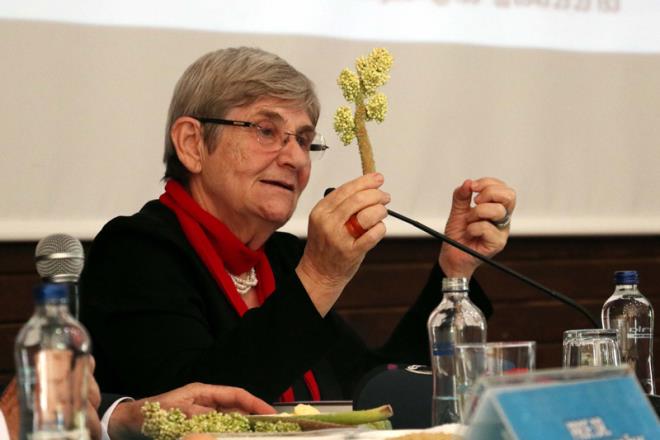 "Bol su iilecek. Ramazandan nce vcudu hazrlamak lazm onun iin vcudun suya ok ihtiyac var"