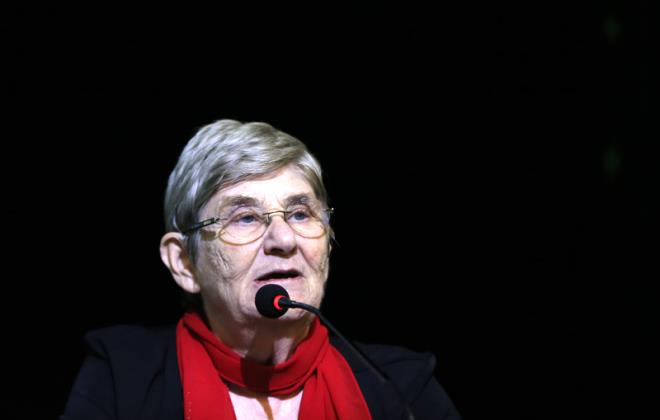  Hastalklar ve Kardiyoloji Uzman Prof. Dr. Canan Karatay Ramazan aynda oru tutacak isimler iin nemli tavsiyeler verdi. Sahurda ve iftarda tketilmesi gereken yiyecekler, uzak durulmas gereken besinlerle ilgili bilmediimiz detaylar Karatay aklad. te Canan Karatay'n tavsiyeleri.