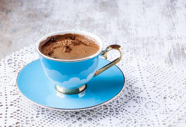 Yemekten sonra iilecek bir fincan kahve sindiriminizi kolaylatrmaya yardmc olacaktr.