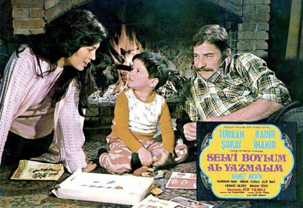 Kadir nanr ve Trkan oray'n unutulmaz oyunculuklaryla beyaz perdeye tanan, Krgz yazar Cengiz Aytmatov'un lmsz eseri "Selvi Boylum Al Yazmalm"n "Cemit"i Ahmet Mekin, yln belirli dnemlerini Antalya'da kznn yannda geiriyor.