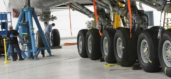 Stratolaunch nmzdeki yaz aylarnda ilk kez havalanmadan nce  farkl taksi testi daha gerekletirecek. SpaceNews'de yer alan bilgilere gre Paul Ellen'n ekibi bu testlerde saatte 222 kilometre hza kadar ulamay hedefliyor. Testlerin baaryla sonlanmas halinde Stratolaunch da uua hazr bir hale gelmi olacak.