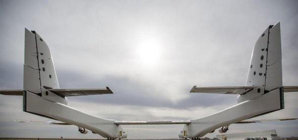 Dev uan ou ekipman iki adet Boeing'in 747-400'nin motor, elektronik, uu kompartman, ini takmlar mhendisler tarafndan sklerek oluturulmu.