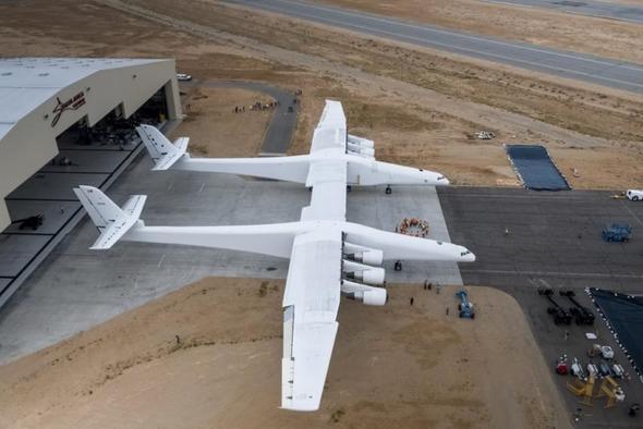 Stratolaunch tam 6 adet 250 kN (56,000 lbf) Pratt & Whitney PW4056 motor kullanacak. Boeing 747-400 bu motorlardan 4 adet kullanyordu.