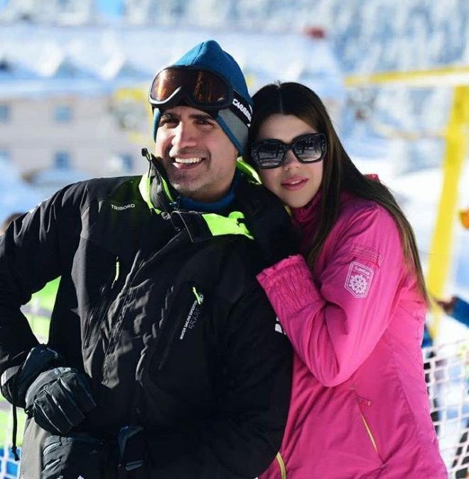 ZCAN DENZ  <br>  Sevgilisi Feyza Aktan ile evlilik hazrlnda olan  stanbullu Gelin'in Faruk'u zcan Deniz ei ve dnyaya gelecek bebei ile yaamak iin paraya kyp Zekeriyaky'deki bir projeden yan yana iki villa alp birletirdi.