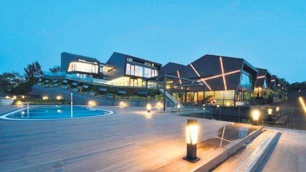 Sabah'tan Blent Cankurt'un haberine gre zcan Deniz, her biri 400 metrekare byklnde olan iki villay toplamda 5 milyon lira dedi.