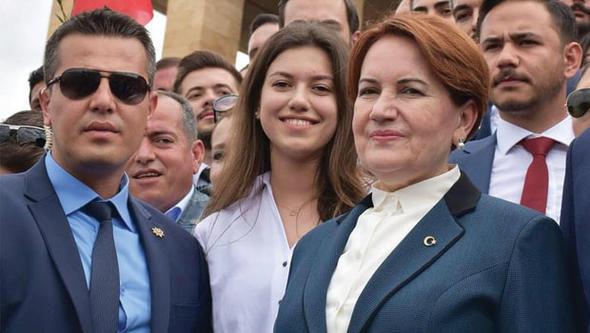 OCUK GELN MESAJIY Parti&#8217;nin aday adayl bavurularnn son gnnde 18 yan dolduran lise son snf rencisi Merve Asa, Bursa 1&#8217;inci blge 10&#8217;uncu sradan milletvekili aday gsterildi.